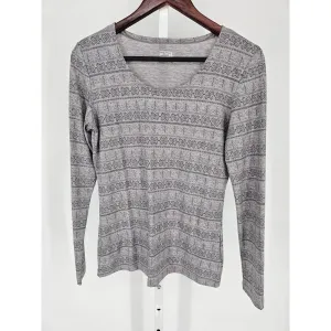 32 Degree Heat Womens Sz M Long Sleeve Lightweight T Shirt Gray Snowflake Print
