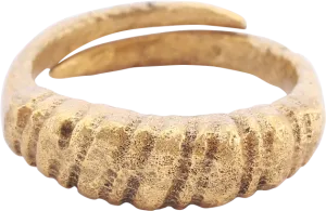 FINE VIKING WARRIOR’S TWISTED OR ROPED RING 850-1050AD